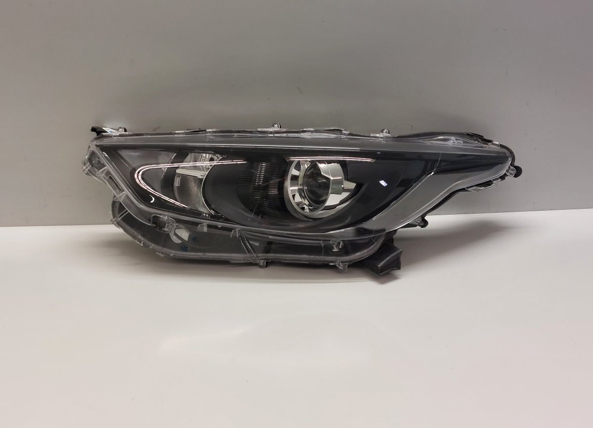 Toyota Yaris headlight left 81170K0060 Headlight left TOYOTA YARIS III (XP1...