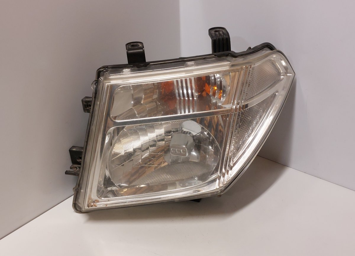 Nissan Navara (D40) передняя фара (левая) 26060-EB30A Headlight left NISSAN NAVARA II / N...