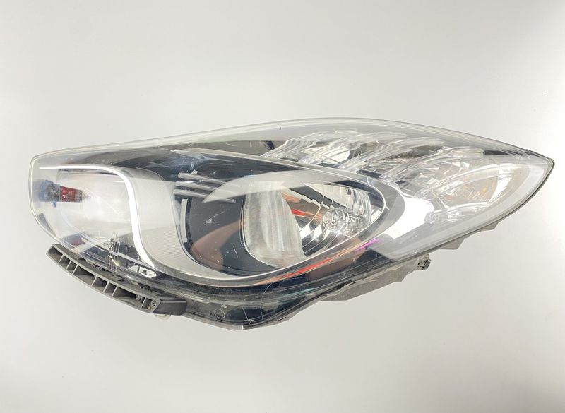 Headlight left HYUNDAI i20 I (PB) (2008-2014)