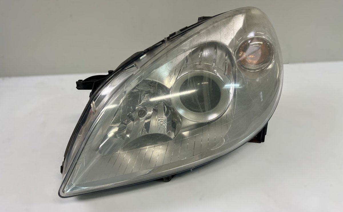 Mercedes-Benz A (W169) headlight left A1698207761 0301247201 Headlight left MERCEDES-...