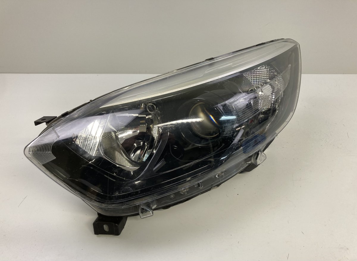 Renault Captur headlight left 1305237129 Headlight left RENAULT CAPTUR I (J5,...