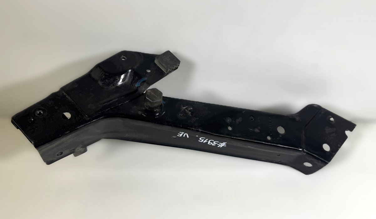 Jeep Grand Cherokee (WK) Headlight Mounting Left 5156117AB Headlight Mounting Left JEEP GRAND CH...