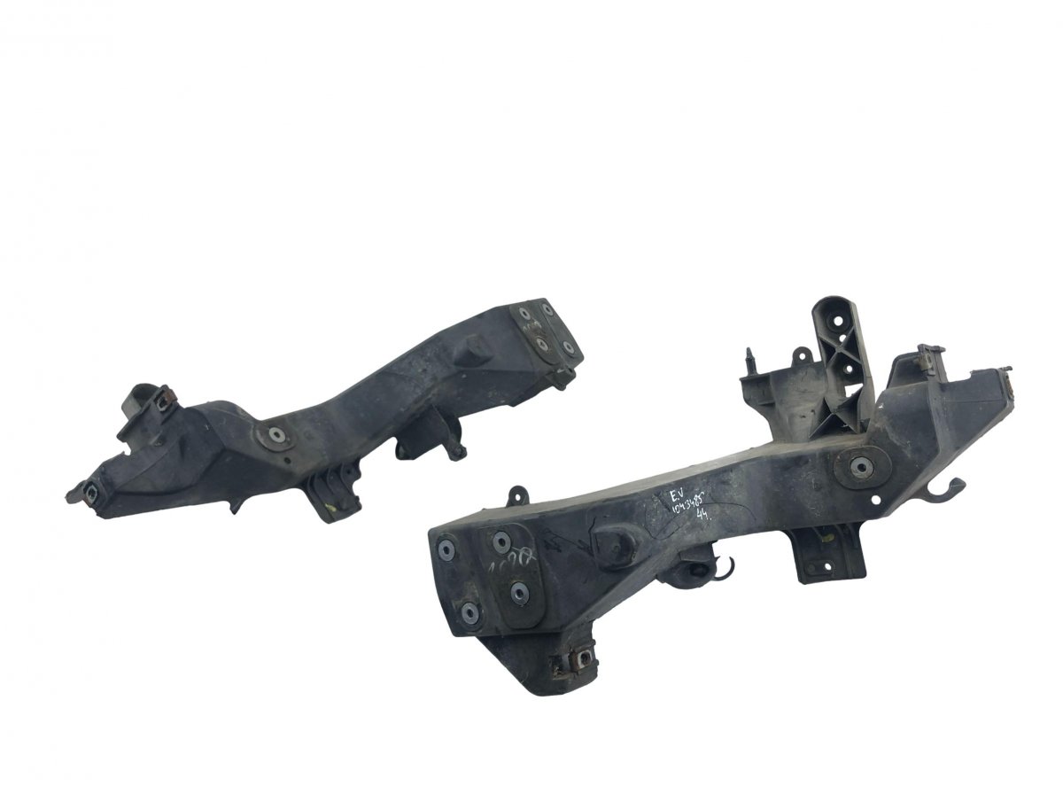 Jeep Grand Cherokee (WK) Headlight mounting/bracket, set 5156135AA Headlight mounting/bracket, set JEEP ...