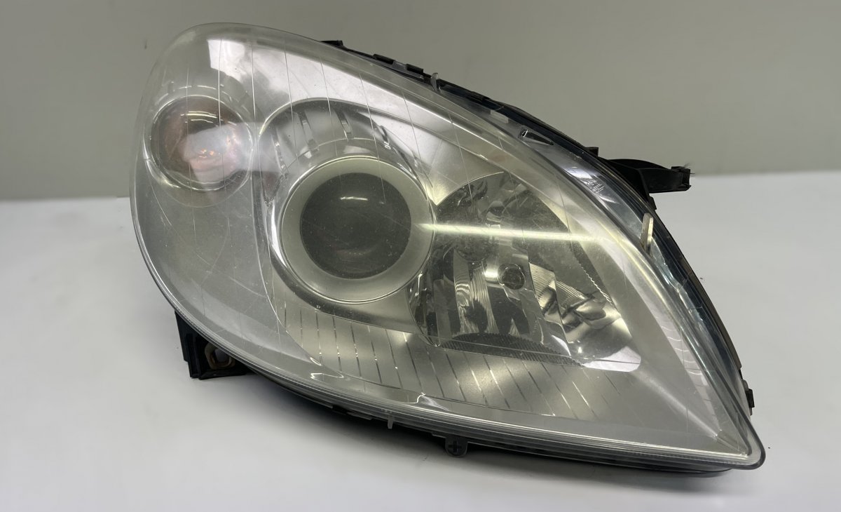 Mercedes-Benz A (W169) headlight right A1698207861 0301247202 Headlight right MERCEDES...