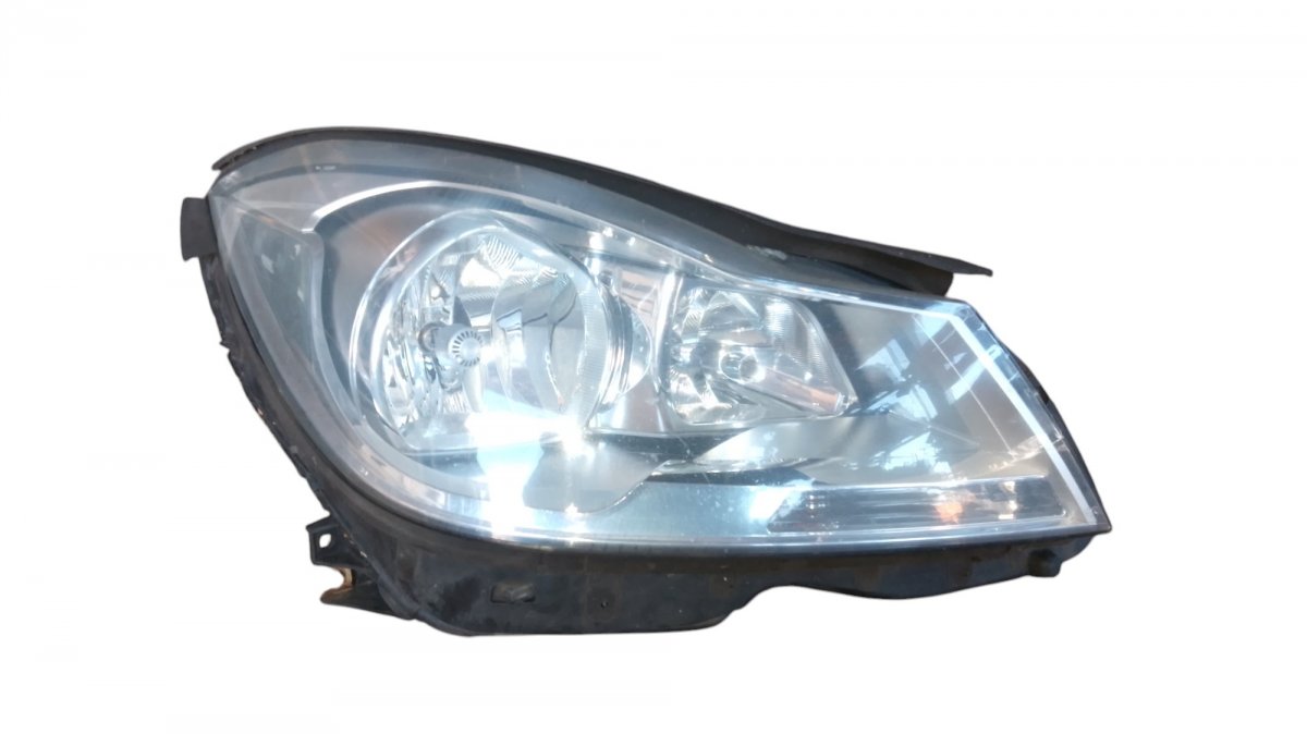 Mercedes-Benz A (W169) headlight right 030127060200 Headlight right MERCEDES-BENZ C-CL...