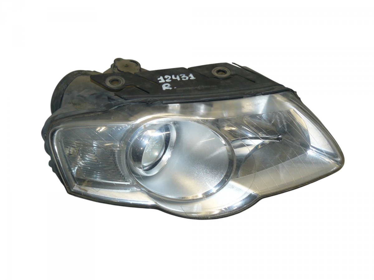 Volkswagen Passat headlight right Headlight right VW PASSAT B6 (3C) (2005-2010)

...