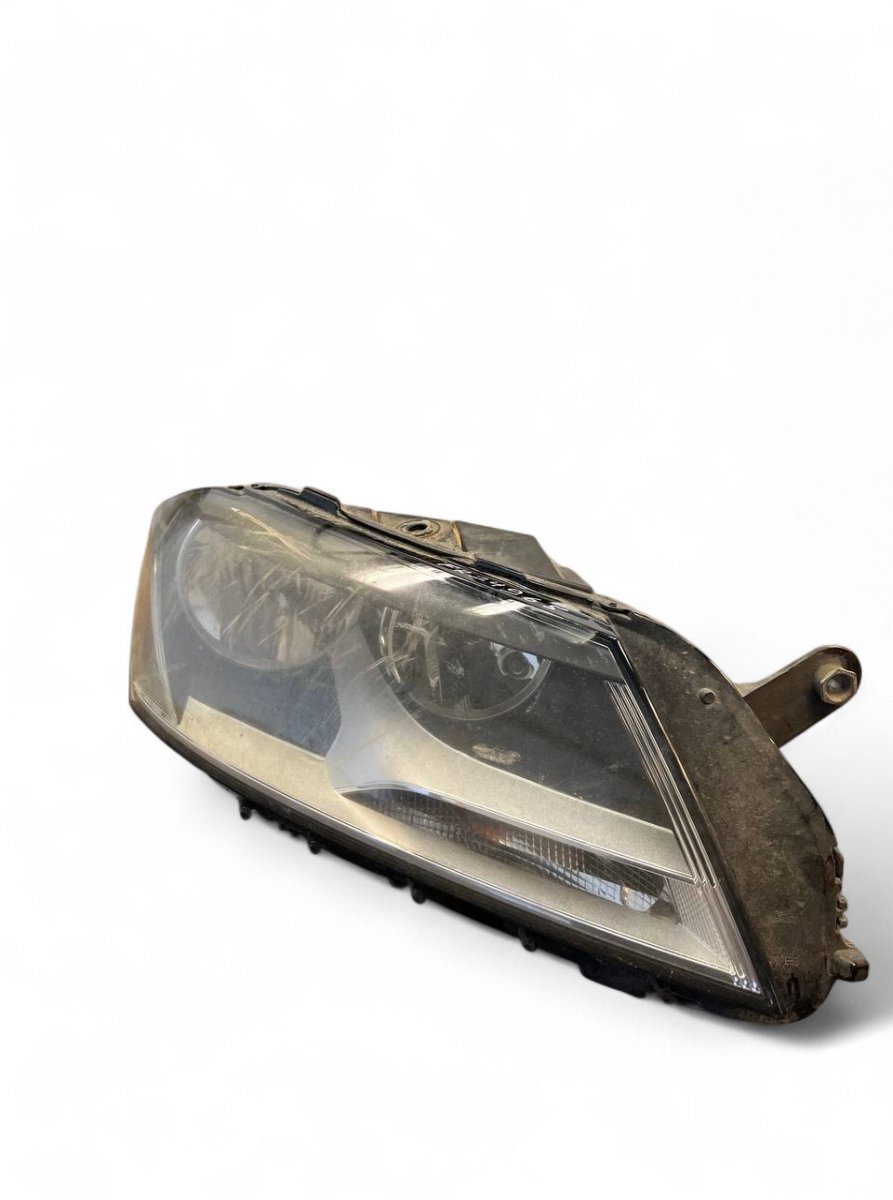 Volkswagen Passat (B7) headlight right 3AB941006 Headlight right VW PASSAT B7 / ALLTRA...