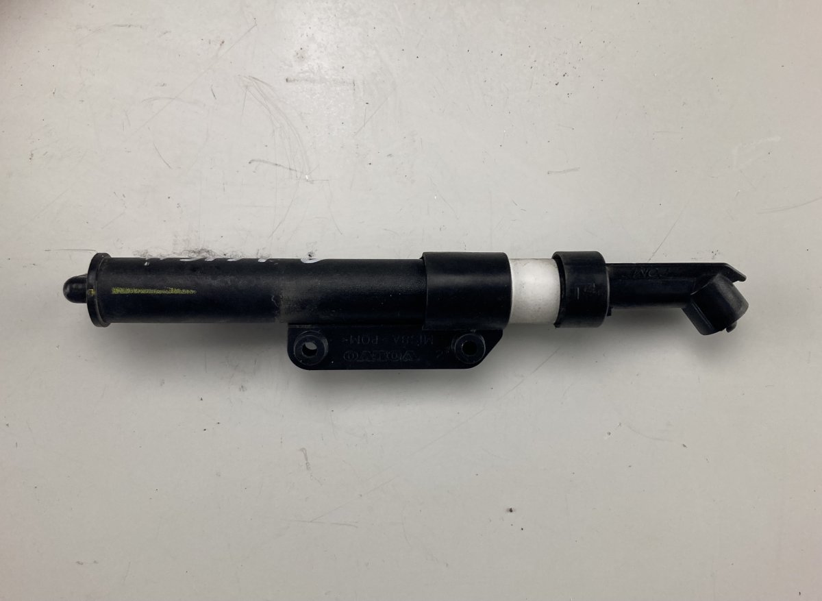 Volvo XC60 Headlight Washer Nozzle Left 31416218 Headlight Washer Nozzle Left VOLVO XC6...