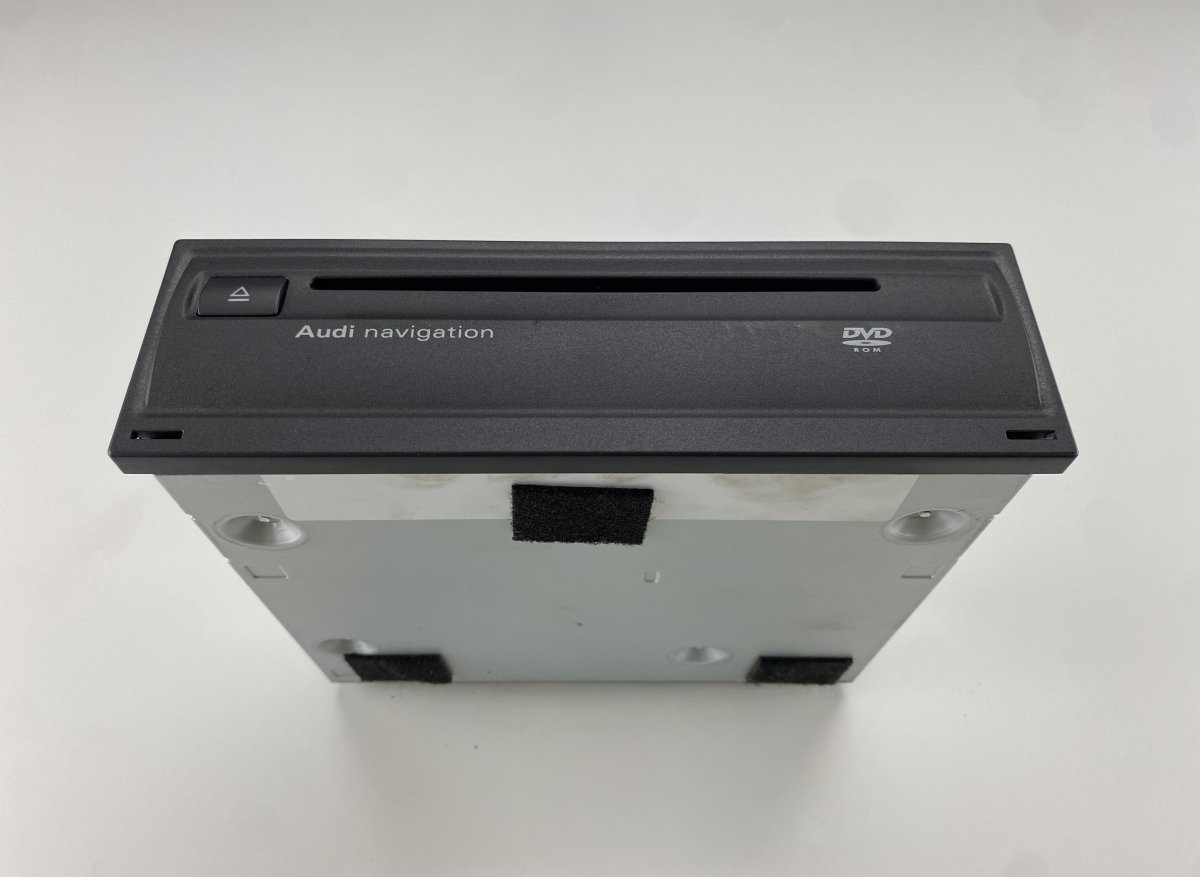 Audi A4 (B8) GPS Navigator CD - Player 8T0919888 86841-70V690 GPS Navigator CD - Playe...
