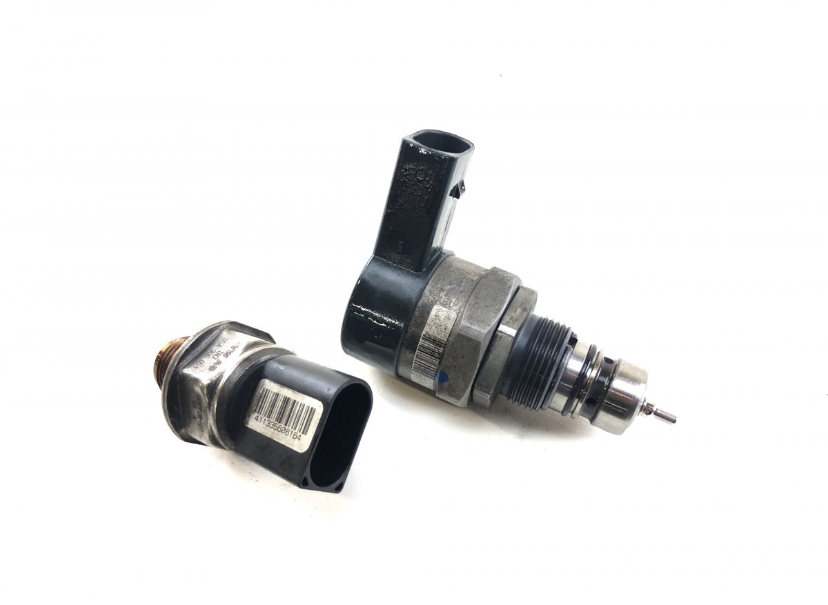 Audi A8 (D4) Fuel pressure regulator set 0281006254 55PP2801 55PP28-01 0281006253 Fuel p...