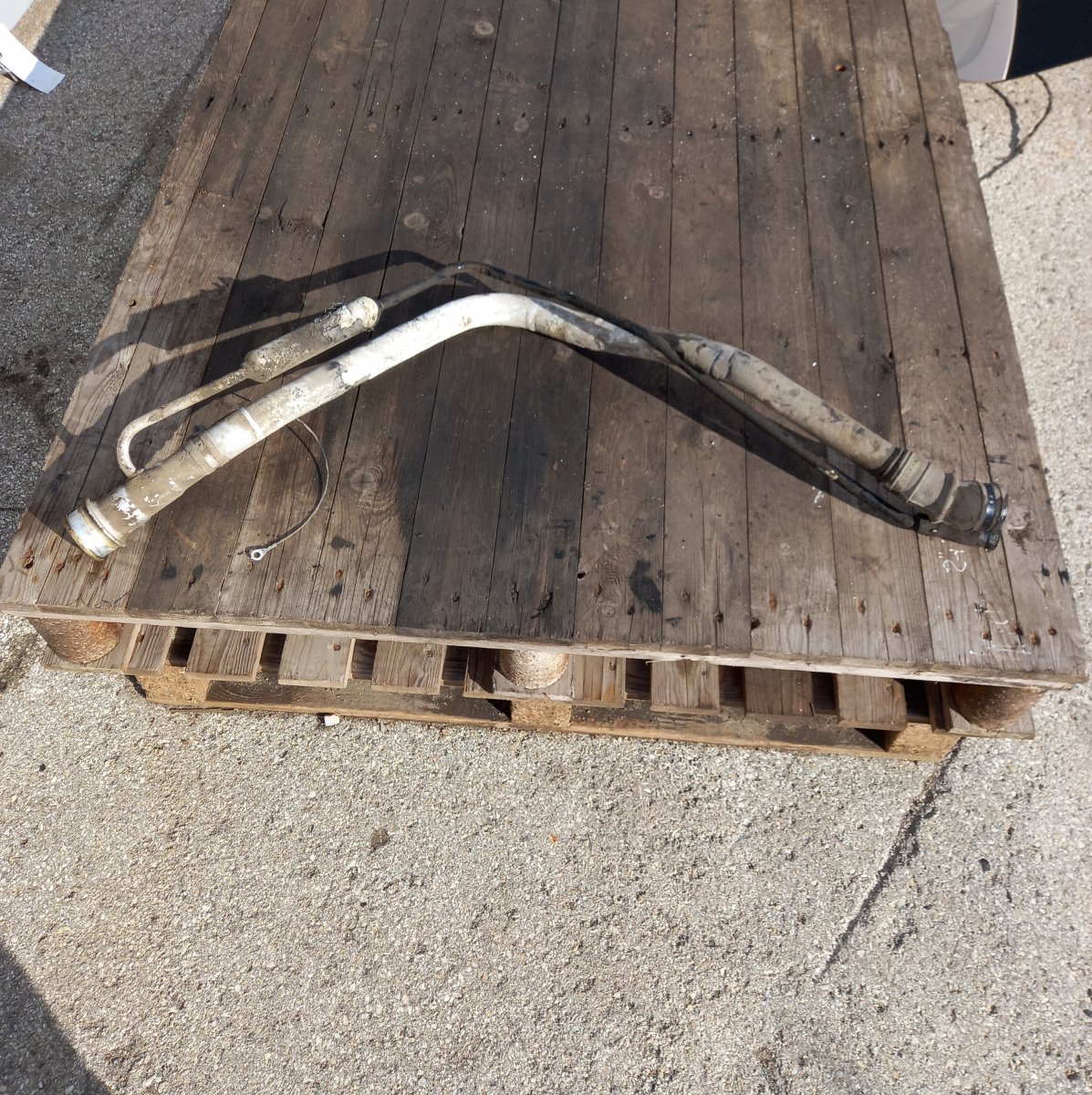 Volvo XC90 Fuel Tank Filler Neck Fuel Tank Filler Neck VOLVO XC90 I (2002-2014)
...