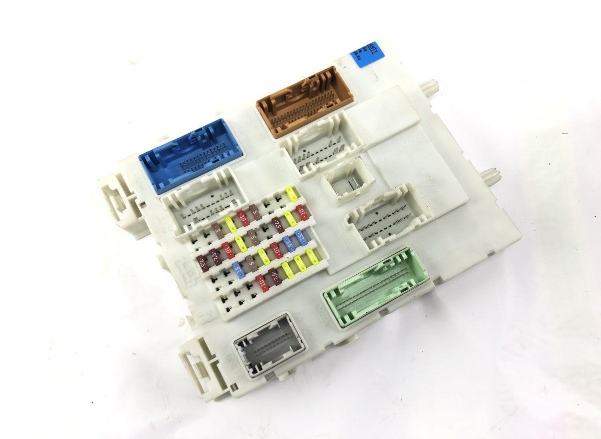 2443670 Fuse box FORD FOCUS III (2010-2018)