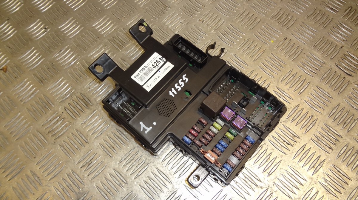 Kia Carnival Fuse box 97RA-010046 97RA010046 Fuse box KIA CARNIVAL II...