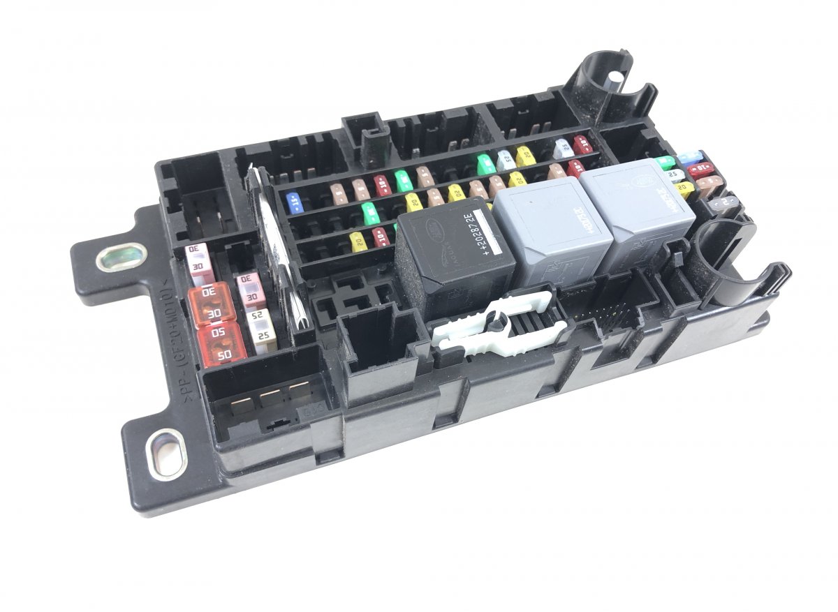 Land Rover Discovery Fuse box LR144132 Fuse box LAND ROVER DISCOVERY SPORT (L...