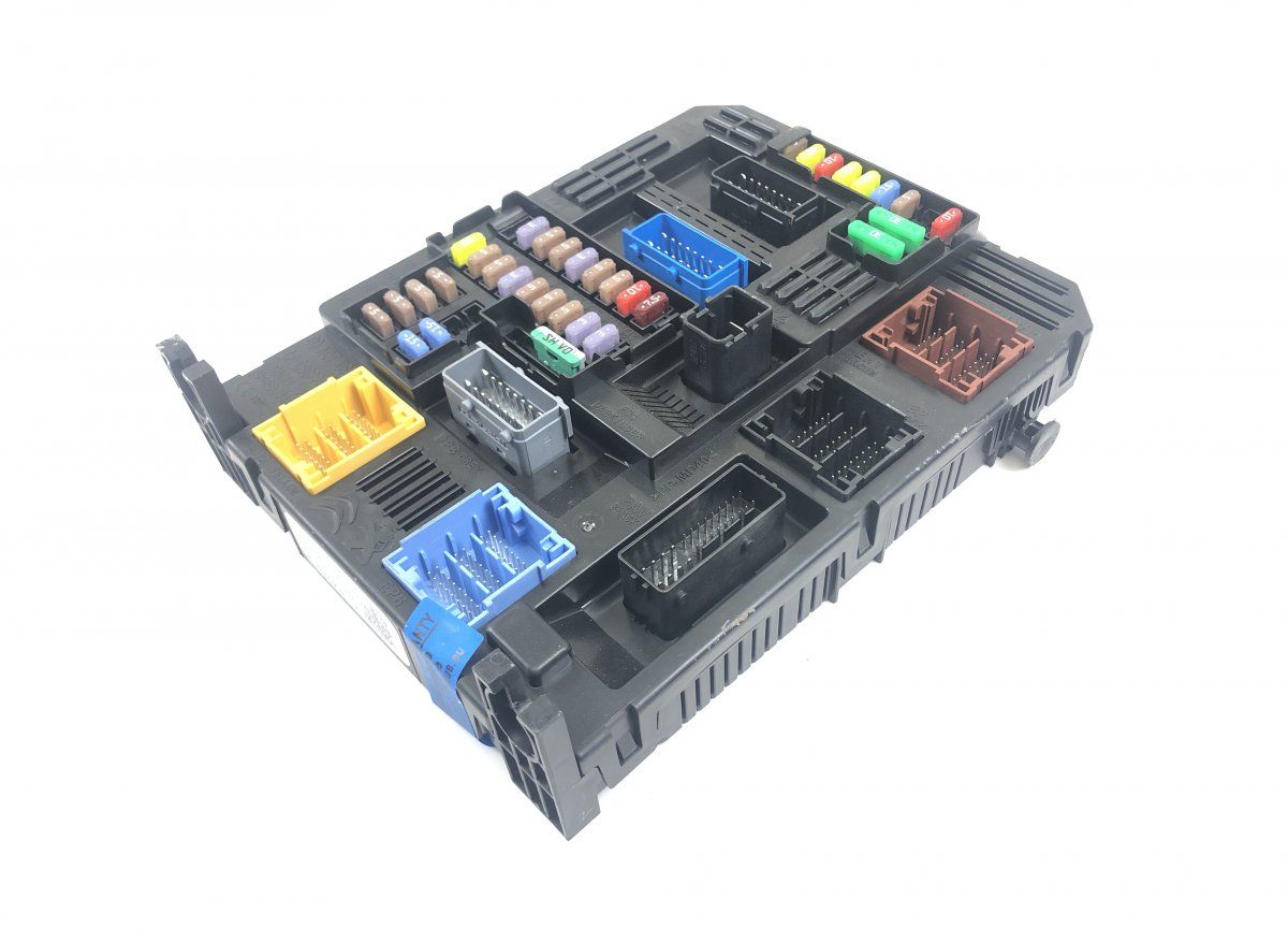 28693892 28709099 Fuse box PEUGEOT PARTNER III / RIFTER (K9) (2018-)
