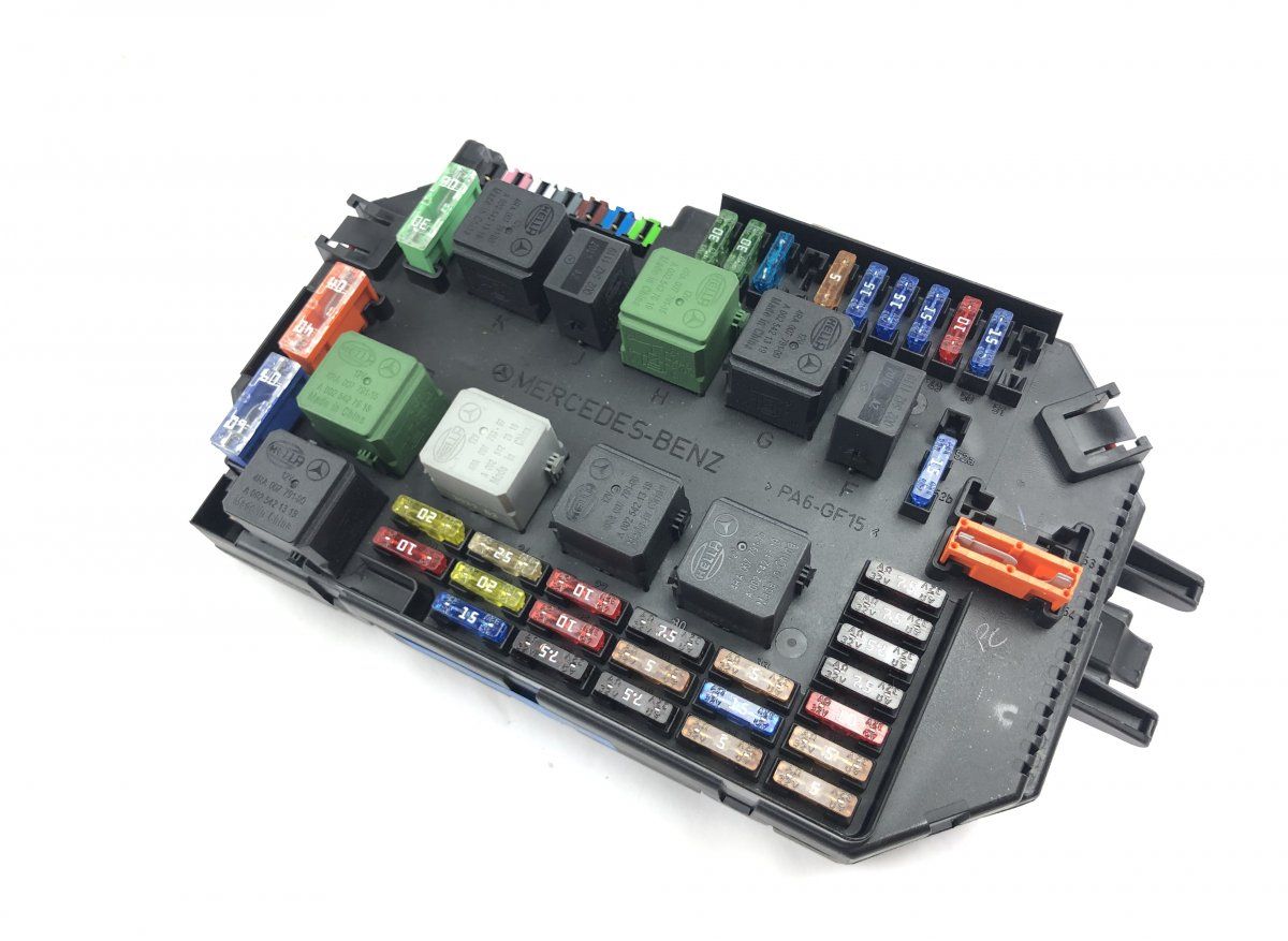 10024618 Fuse box MERCEDES-BENZ S-CLASS (W221) (2005-2013)