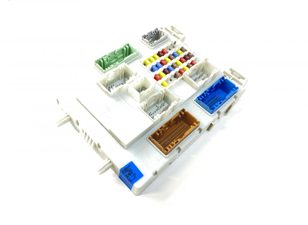 Ford Focus Fuse box 2443670 Fuse box FORD FOCUS III (2010-2018)

Pa...