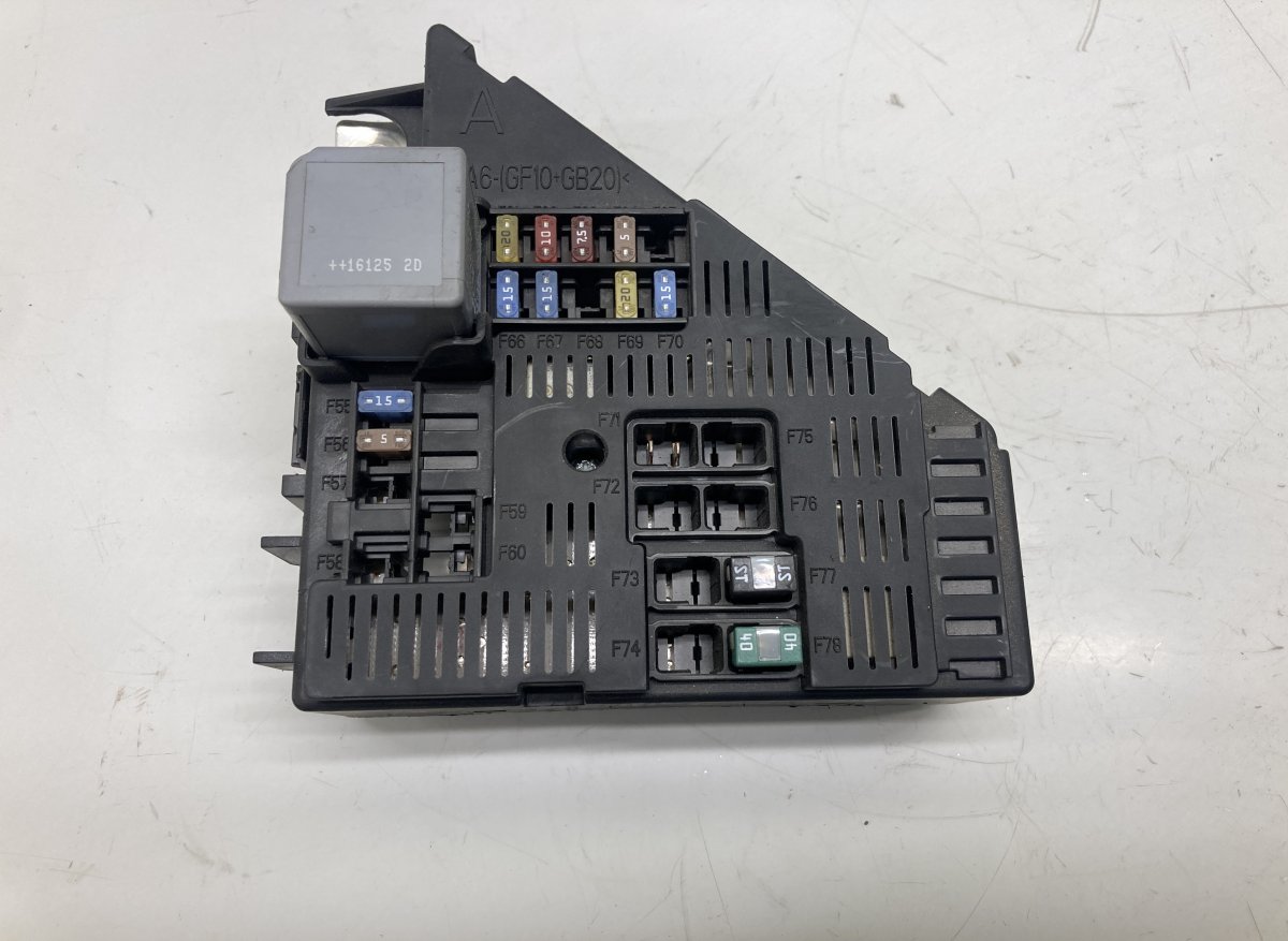 Volvo XC90 Fuse box 31473571 Fuse box VOLVO XC90 II (2014-)

Part c...