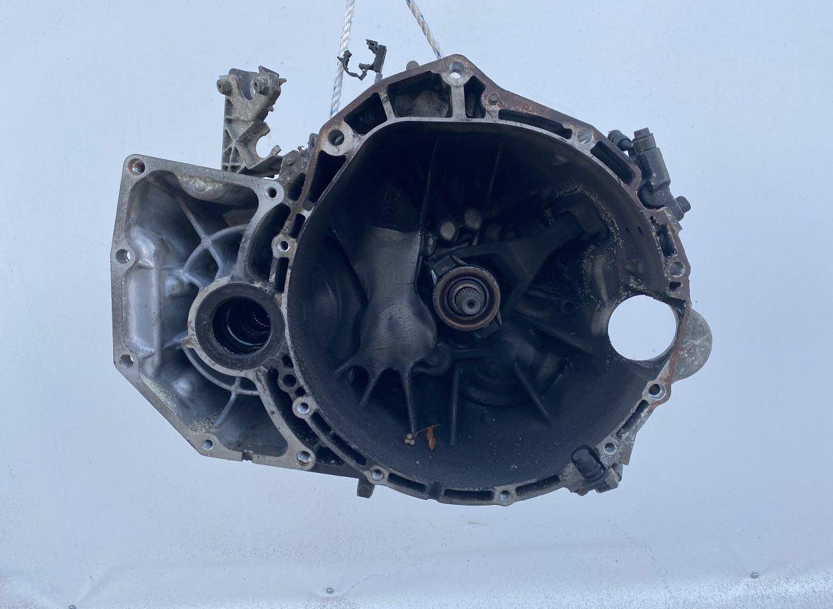 Gearbox NISSAN X-TRAIL I (T30) (2001-2007)