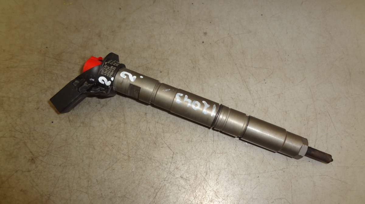 Volkswagen Phaeton Fuel Injector Fuel Injector VW PHAETON (3D) (2002-2016)

Part...