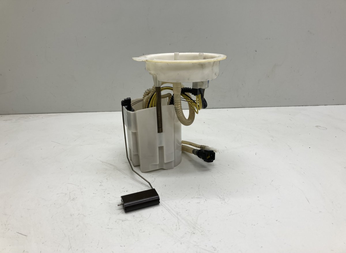 BMW 2 (F22 / F23) Fuel delivery pump 732513708 7325137 Fuel delivery pump BMW 2 Acti...