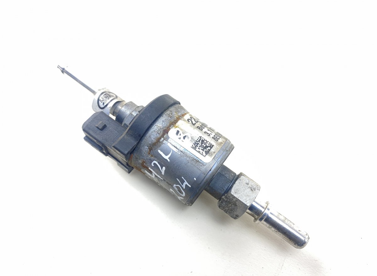 Land Rover Range Rover (L405) Fuel delivery pump for aux. Parking heater (webasto) 22451710 Fuel delivery pump for aux. Parking he...