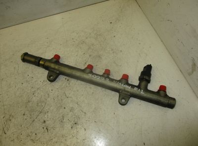 0445214024 Rozdzielacz paliwa / listwa paliwowa NISSAN PRIMERA (P12) (2002-2008)