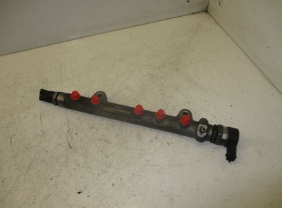 0445214133 Distributeur de carburant / rampe d&#39;injection TOYOTA YARIS II (XP90) (2005-2013)