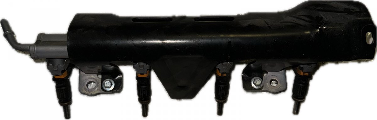 Dacia Duster Fuel Distributor / fuel rail