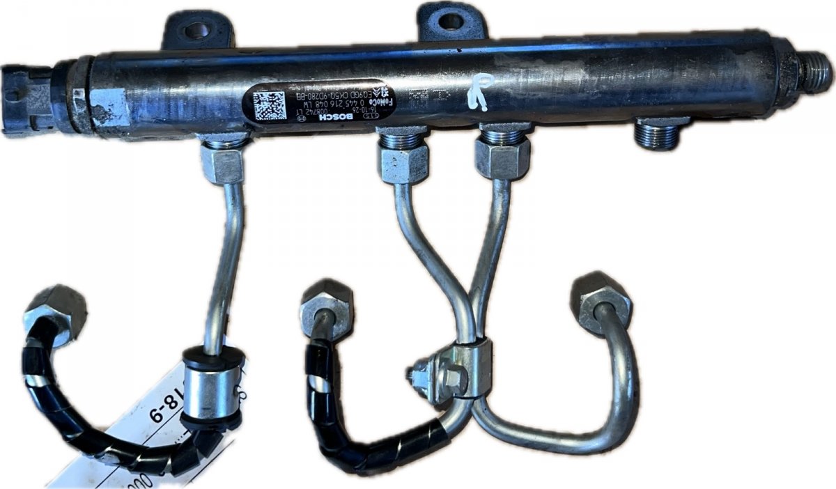 Land Rover Range Rover Sport (L494) Fuel Distributor / fuel rail 0445216048 CK5Q9D280BB Fuel Distributor / fuel ...