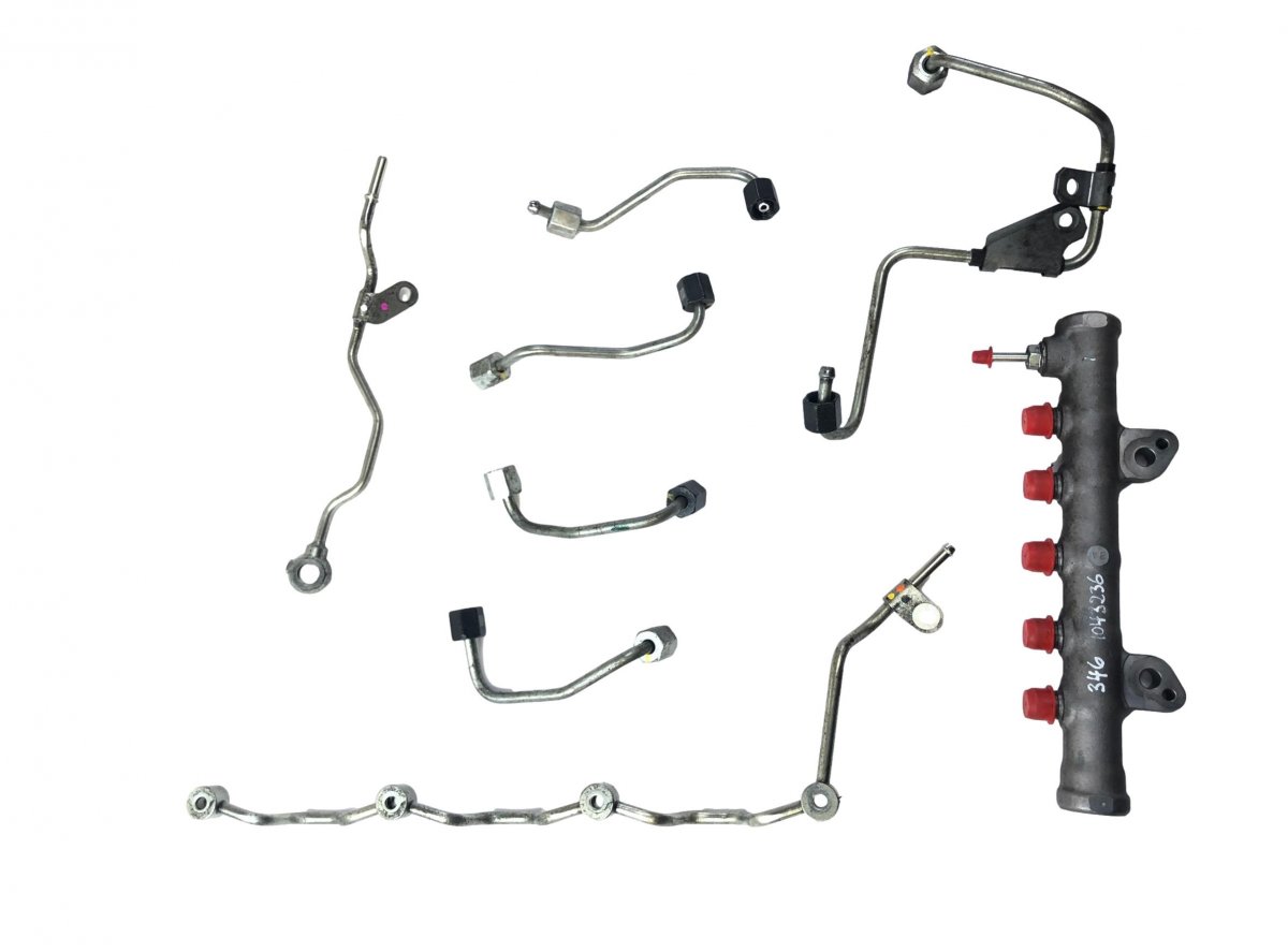 Toyota Hilux Fuel Distributor / fuel rail 238100E020 Fuel Distributor / fuel rail TOYOTA ...