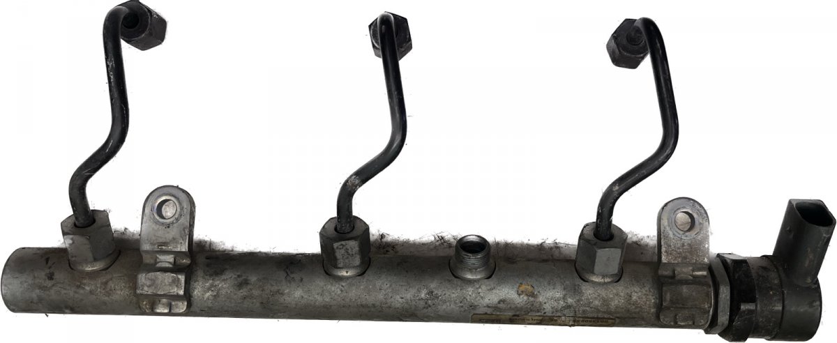 Mercedes-Benz A (W169) Fuel Distributor / fuel rail