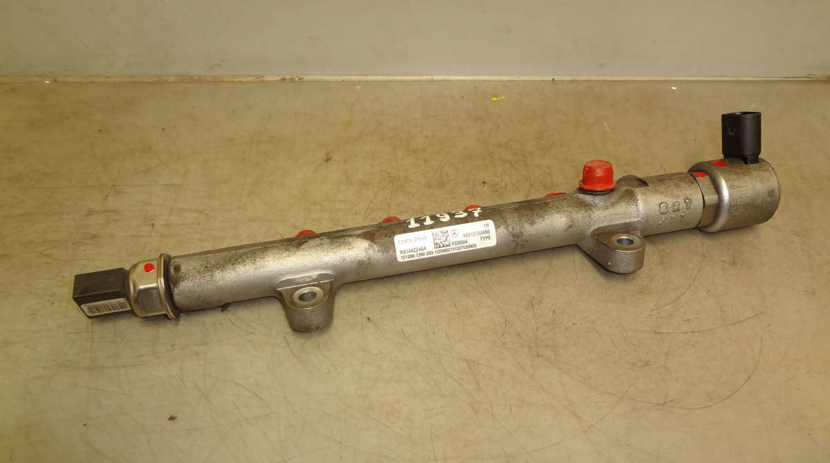 Jeep Compass Fuel Distributor / fuel rail