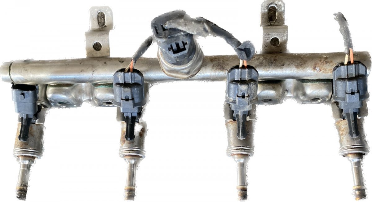 Peugeot 508 Fuel Distributor / fuel rail Fuel Distributor / fuel rail PEUGEOT 508 I (W23...