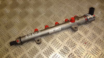 R9144Z240A Degvielas sadalītājs/degvielas sliede MERCEDES-BENZ C-CLASS (W204) (2007-2013)