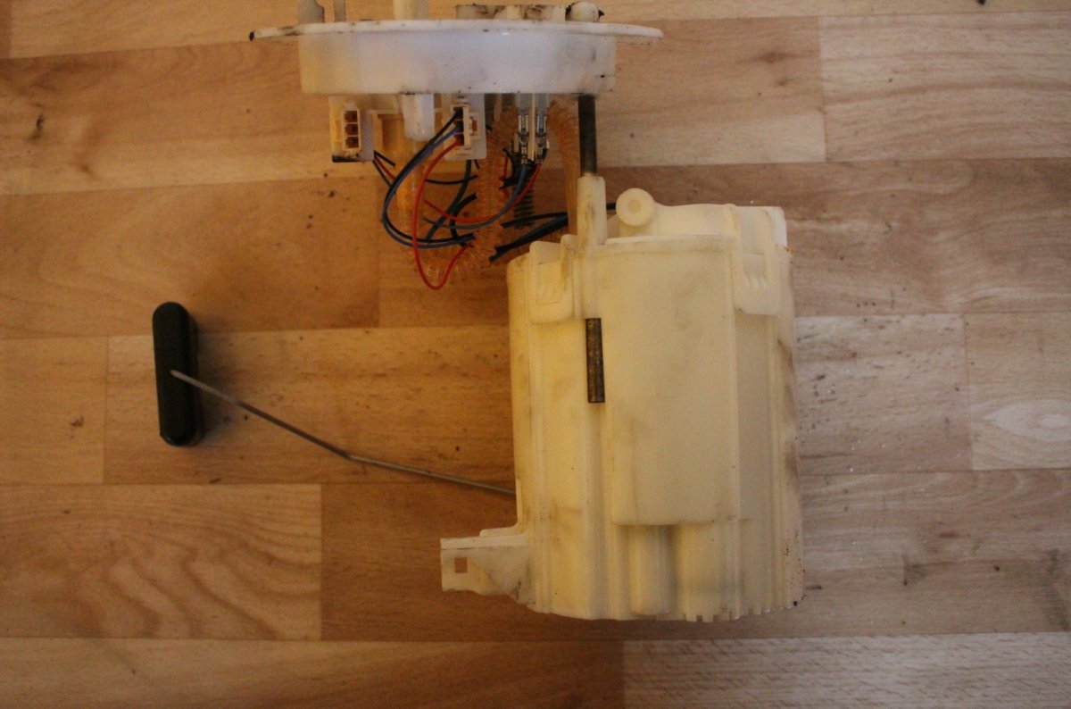 Audi A4 (B8) Fuel delivery pump 8K0919050K Fuel delivery pump AUDI A4 / A4 ALLR...