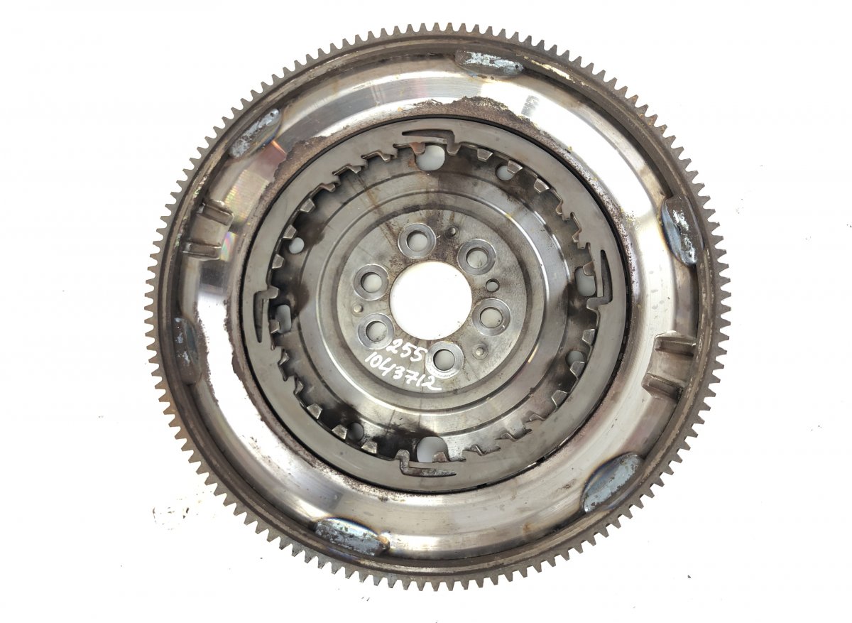 Volkswagen Passat (B7) vauhtipyörä 03C105266AA Flywheel VW PASSAT B7 / ALLTRACK (2...