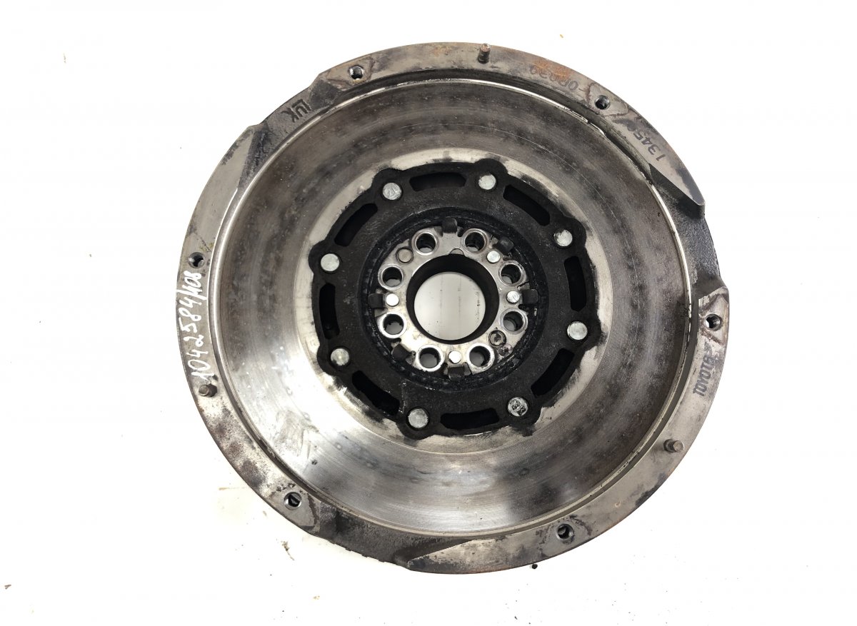 Toyota RAV4 (XA40) vauhtipyörä 134500R030 Flywheel TOYOTA RAV 4 IV (XA40) (201...