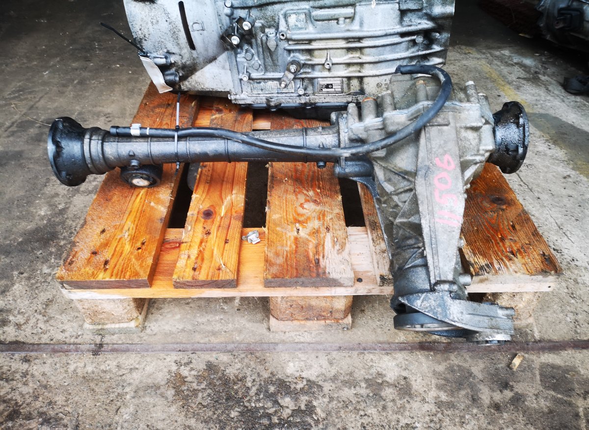 Volkswagen Touareg Etuakselin tasauspyörästö DRM99036 DRM99035 DRM99037 Front axle Different...