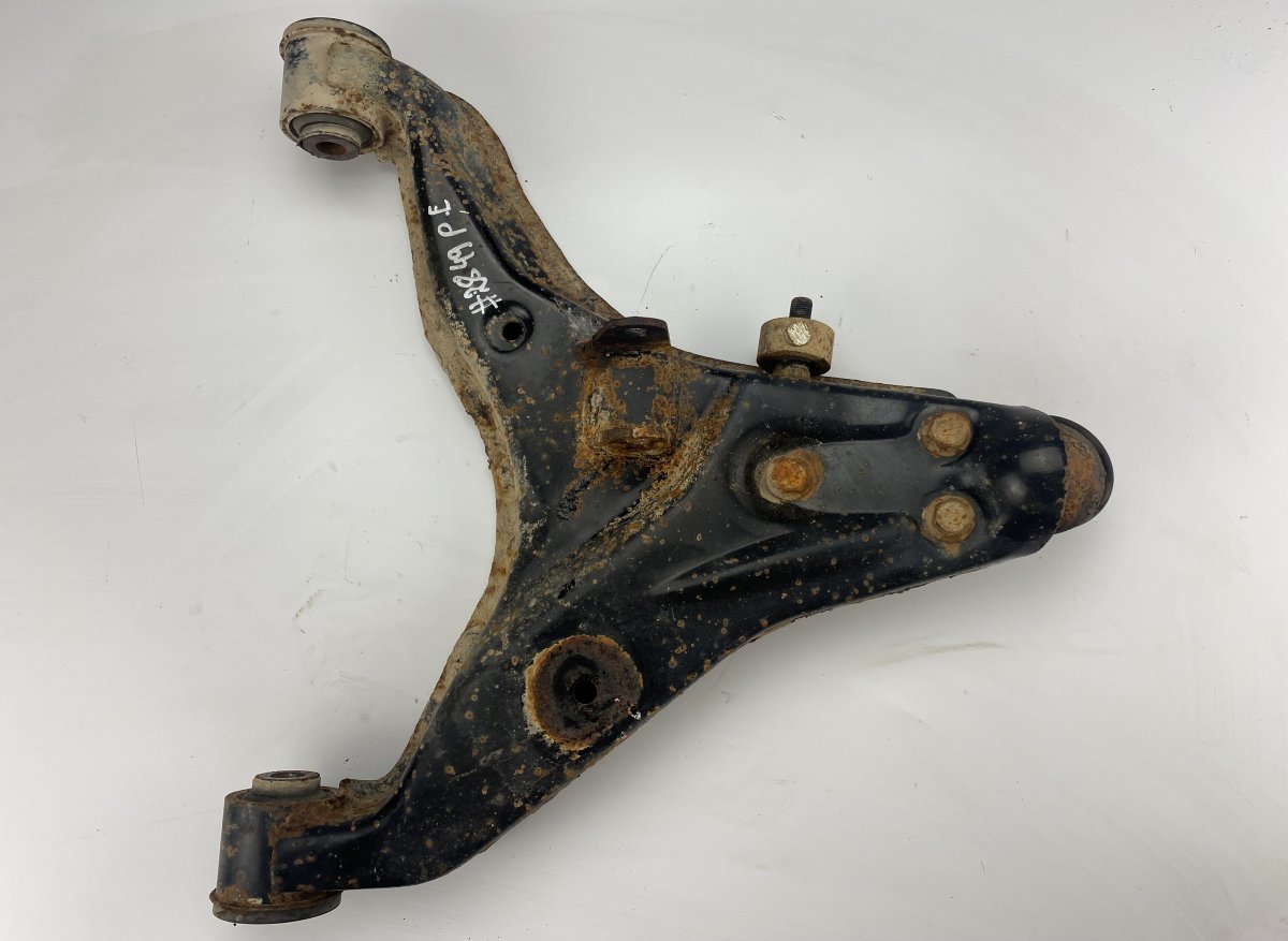 Mitsubishi L200 Front Axle Track Control Arm lower Right 40320AR Front Axle Track Control Arm lower Righ...