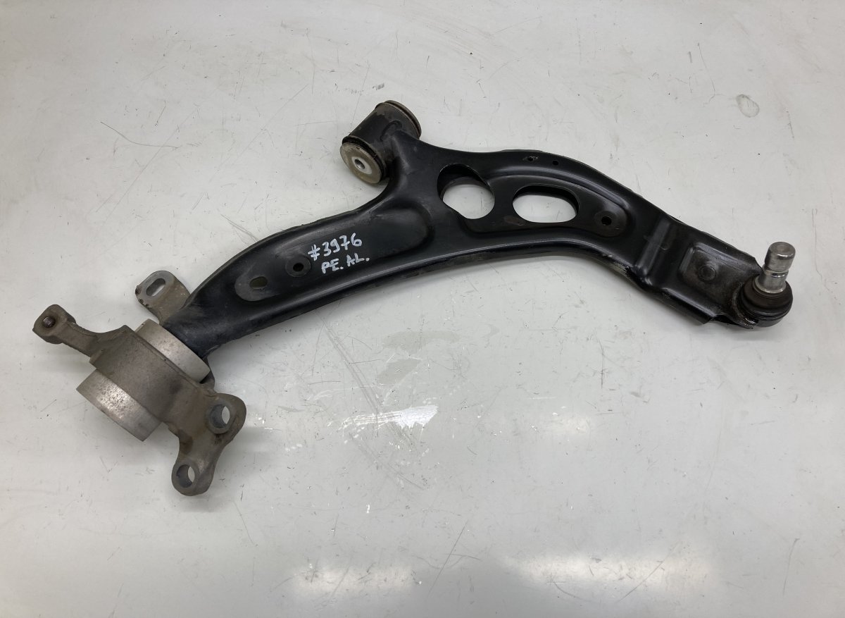 BMW 2 (F22 / F23) Front Axle Track Control Arm lower Right 6879844 Front Axle Track Control Arm lower Righ...