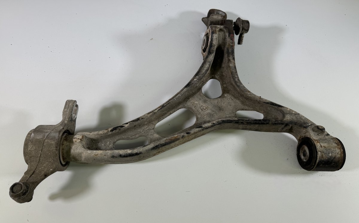 Jeep Grand Cherokee (WK) Front Axle Track Control Arm lower Right 68022600AD Front Axle Track Control Arm lower R...