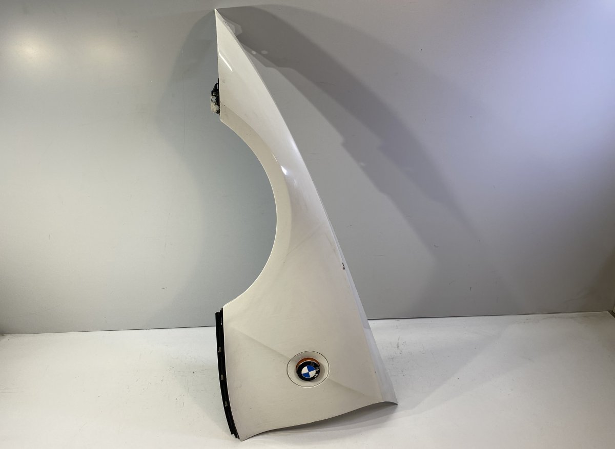BMW Z4 (E85 / E86) Fender Front Left Fender Front Left BMW Z4 (E85, E86) (2003-2009)...