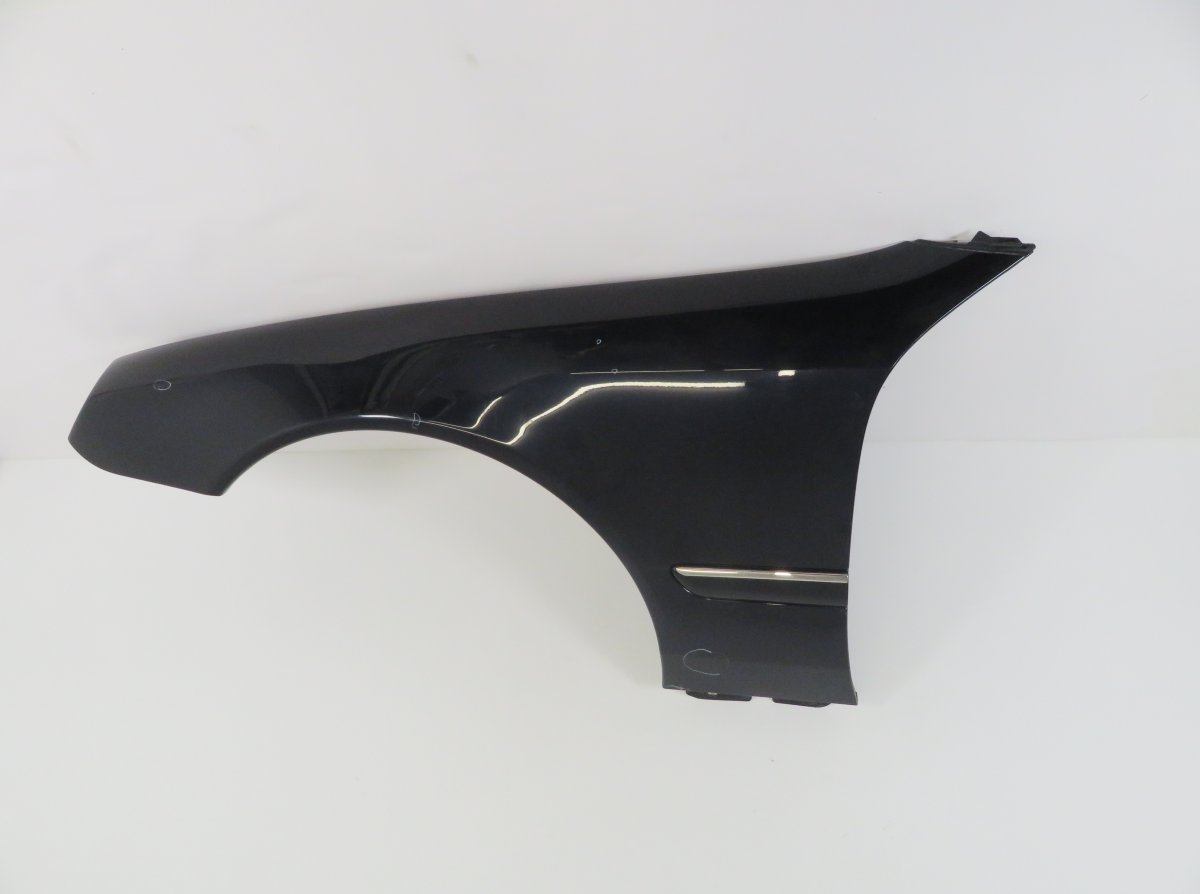 Mercedes-Benz C (W203) Fender Front Left A2158800118 A21588001187245 Fender Front Left M...