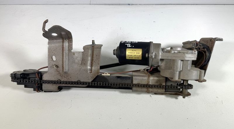 04894596AA 16915741 Power bootlid / tailgate motor CHRYSLER VOYAGER V (RT) (2007-2016)