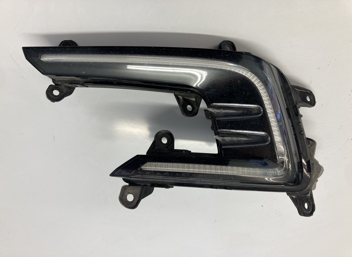 Volkswagen Passat (B8) Position Light front right 3G0941056A 10181020000 1018002R Position Light ...