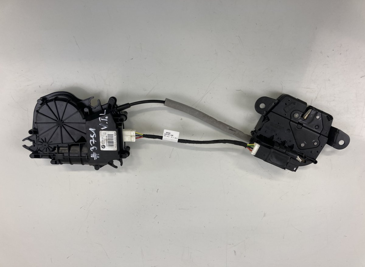 BMW 2 (F22 / F23) Power bootlid / tailgate motor UA734853106 16367210 C27838102 C21133102 163672...