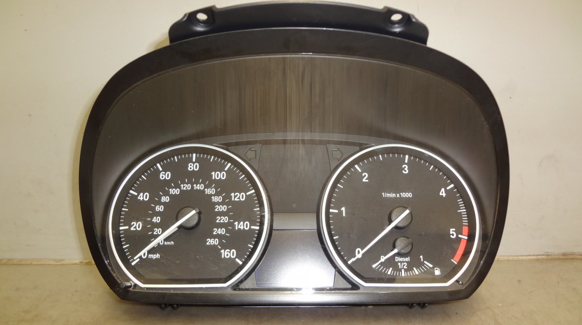 BMW 1 (E81 / E82 / E87 / E88) instrument cluster Instrument Cluster BMW 1 (E81, E82, E87, E88) (...