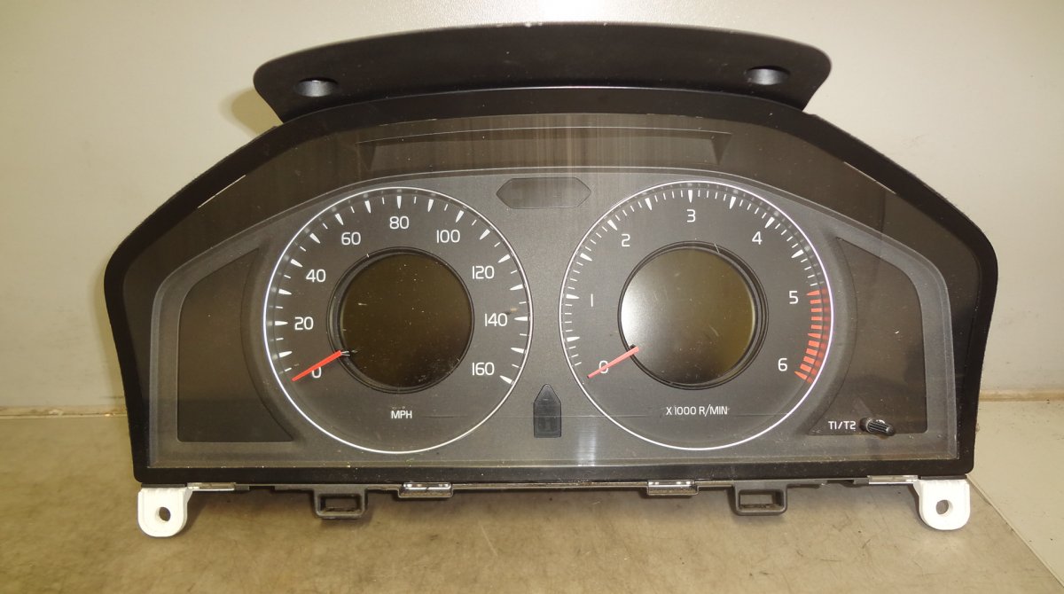 Volvo XC60 instrument cluster 69399-290U Instrument Cluster VOLVO XC60 I (200...