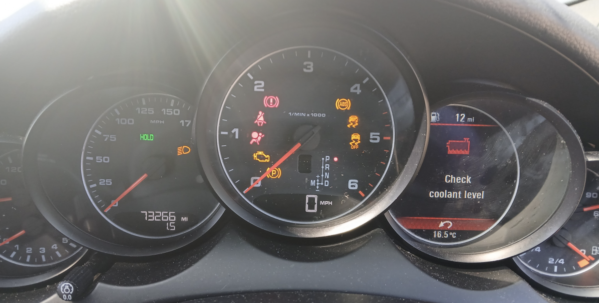 Porsche Cayenne prietaisai